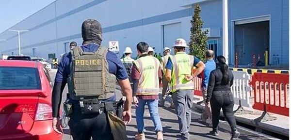 미국 이민 단속 당국이 지난 4일(현지시간) 조지아주 현대차그룹-LG에너지솔루션의 합작 배터리 공장 건설현장에서 벌인 불법체류·고용 단속 현장 영상과 사진을 홈페이지를 통해 공개했다. [사진=연합뉴스]