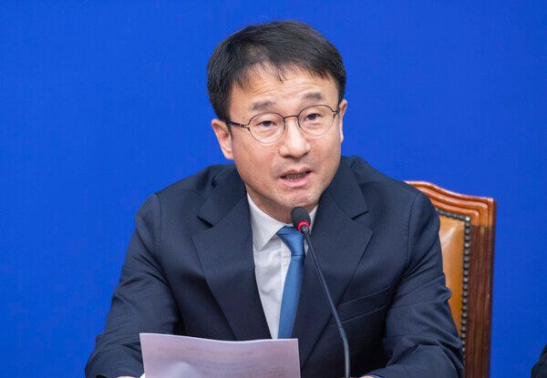 더불어민주당&nbsp;한병도&nbsp;원내대표가 12일 국회에서 열린 최고위원회의에서 발언하고 있다. [사진=연합뉴스]