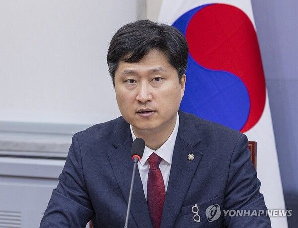 국민의힘&nbsp;우재준&nbsp;최고위원이 국회에서 열린 최고위원회의에서 발언하고 있다. 2025.8.27 [연합뉴스]