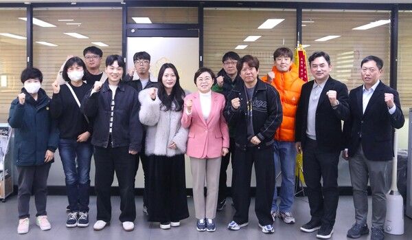 김정재 의원이 18일 지역 사무실에서 주민들과 '제62차 소통의 날' 행사를 개최했다. / 사진=김정재의원실