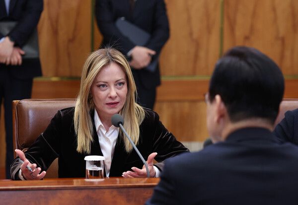 조르자 멜로니&nbsp;이탈리아&nbsp;총리가 19일 청와대에서 열린 이재명 대통령과의 확대회담에서 발언하고 있다. [사진=연합뉴스]