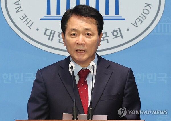 성일종 국민의힘 의원이 여의도 국회 소통관에서 기자회견 하고 있다. [사진=연합뉴스]