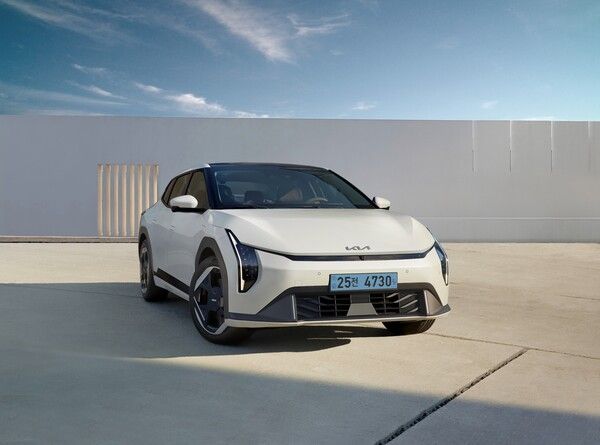 더 기아 EV4 [사진=현대자동차]