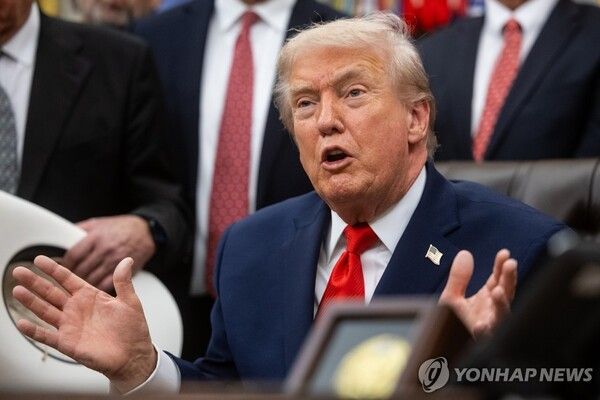  트럼프 미국 대통령이 26일(이하 현지시간) 한국에 대한 상호관세와 한국산 자동차에 대한 관세를 무역 합의 이전 수준인 25%로 다시 인상한다고 전격 선언했다 [사진=UPI=연합뉴스]