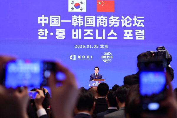 중국을 국빈방문 중인&nbsp;이재명&nbsp;대통령이 5일 베이징 조어대에서 열린 한·중 비즈니스 포럼에서 발언하고 있다. [사진=연합뉴스]