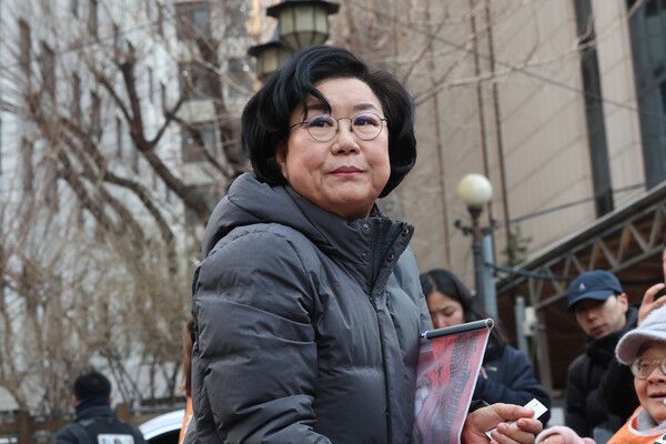 &nbsp;이혜훈&nbsp;기획예산처 장관 후보자가 5일 서울 중구 예금보험공사에 마련된 인사청문회 준비 사무실로 출근하고 있다. [사진=연합뉴스]