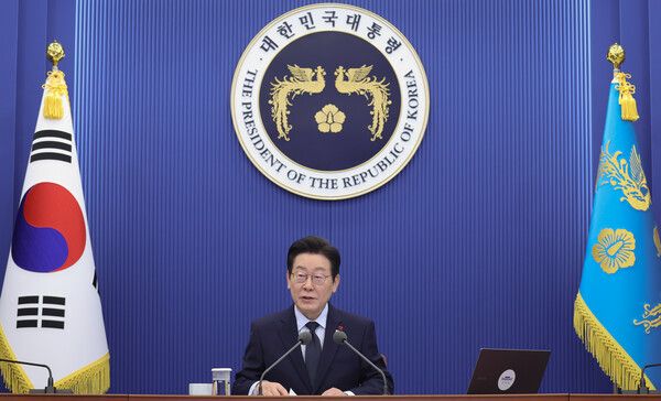 이재명&nbsp;대통령이 8일 청와대에서 열린 수석보좌관회의에서 발언하고 있다. [사진=연합뉴스]