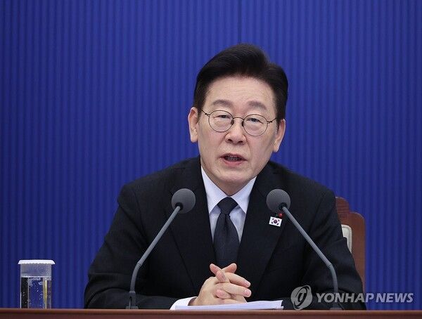 이재명 대통령이 29일 청와대에서 열린 수석보좌관회의에서 발언하고 있다 [사진=연합뉴스]