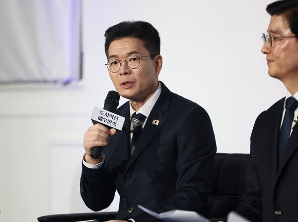 '세금이 아깝지 않은 서울'을 표방하는 더불어민주당 서울시장 후보군인 정원오 성동구청장은 10일 라디오 인터븅서 오세훈 현 서울시장을 겨냥해 