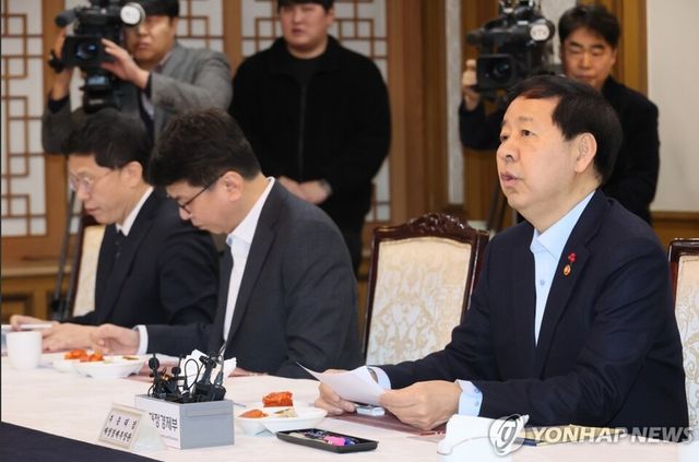 구윤철 부총리 겸 재정경제부 장관이 29일 오전 서울 종로구 정부서울청사에서 열린 주택공급촉진 관계장관회의를 주재하고 있다. [사진=연합뉴스]