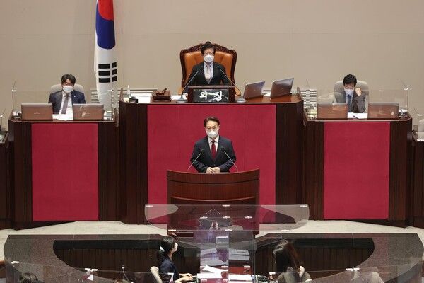 국회 본회의에서 발언하는 조해진 전 의원 [사진=조해진 후보 제공]