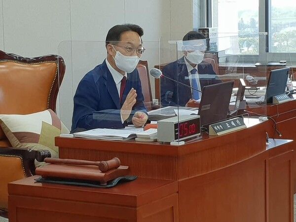 조해진 전 의원은 제21대 국회 전반기 교육위원장을 역임했다. [사진=조해진 후보]