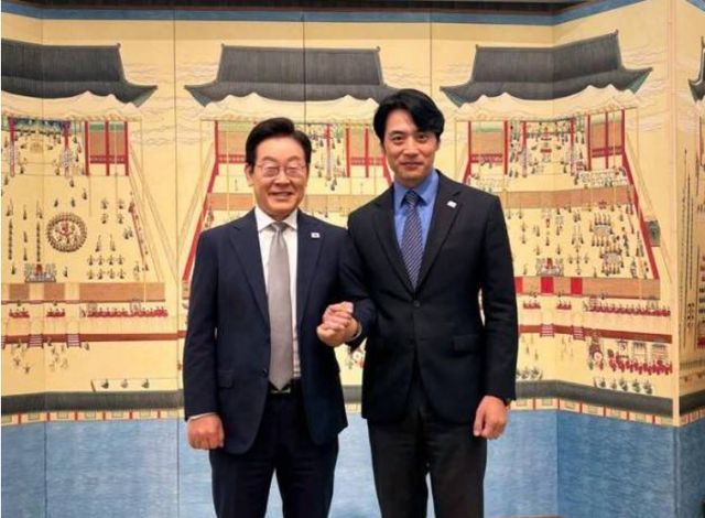 이재명 대통령과 한준호 더불어민주당 의원. [사진=한준호 의원 페이스북 갈무리]