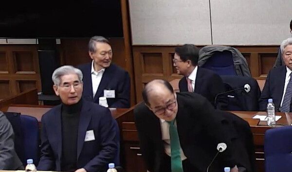 윤석열&nbsp;전 대통령이 19일 서초구 서울중앙지방법원에서 열린 12·3 비상계엄 관련 내란 우두머리 혐의 1심 선고공판에 출석해 있다.&nbsp;이날 서울중앙지법 형사합의25부(지귀연 부장판사)는 윤 전 대통령에게 무기징역을 선고했다.[사진=서울중앙지법 제공. 재판매 및 DB 금지]