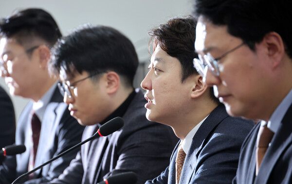 2026.2.5. 개혁신당 이준석 대표가 5일 국회에서 열린 최고위원회의에서 모두발언을 하고 있다.[사진=연합뉴스]