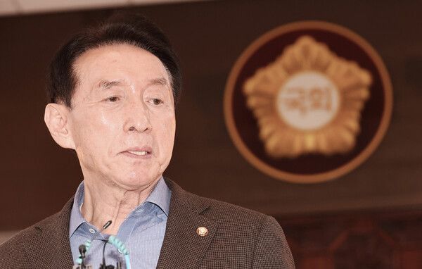 &nbsp;국민의힘&nbsp;김석기&nbsp;의원이 26일 국회에서 의원총회를 앞두고 당 현안 관련 기자회견을 하고 있다. [사진=연합뉴스]