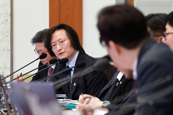 주병기 공정거래위원장이 3일 청와대에서 열린 국무회의에서 이재명 대통령의 질문에 답변하고 있다. [사진=연합뉴스]