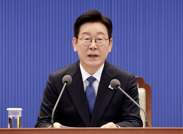 이재명&nbsp;대통령이 5일 청와대 여민관에서 열린 수석보좌관회의에서 발언하고 있다. [사진=연합뉴스]