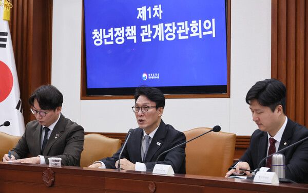 김민석&nbsp;국무총리가 6일 서울 종로구 정부서울청사에서 열린 청년정책 관계장관회의에서 발언하고 있다. [사진=연합뉴스]