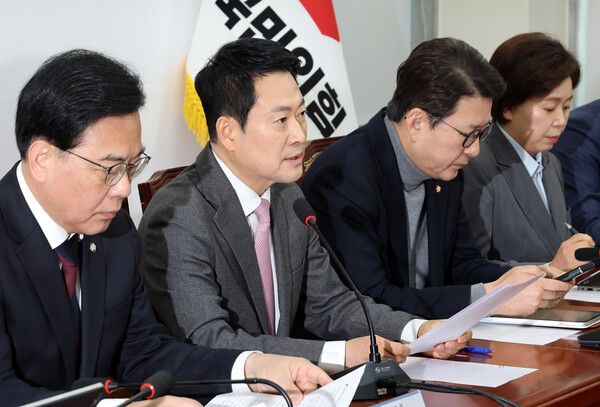 국민의힘&nbsp;장동혁&nbsp;대표가 9일 국회에서 열린 최고위원회의에서 모두발언을 하고 있다. [사진=연합뉴스]