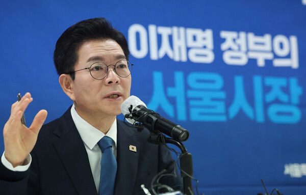 더불어민주당 서울시장 예비후보인&nbsp;정원오&nbsp;전 성동구청장이 11일 서울 종로구 상연재에서 열린 캠프 1차 프레스데이에서 발언하고 있다. [사진=연합뉴스]