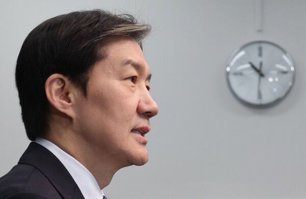 &nbsp;조국혁신당&nbsp;조국&nbsp;대표가 9일 국회에서 창당 2주년을 기념해 열린 기자회견에서 당 차원에서 거둔 성과와 소회를 밝히고 있다. [사진=연합뉴스]