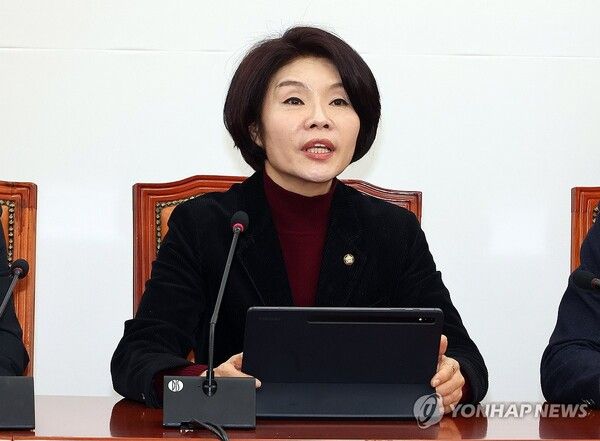 더불어민주당 한정애 정책위의장이 12일 국회에서 열린 정책조정회의에서 발언하고 있다. 2026.3.12 [사진=연합뉴스]