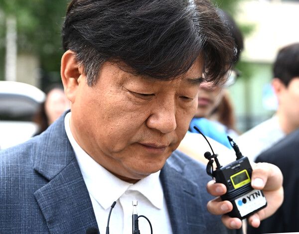 지난해 7월 수원고등법원에서 열린 항소심 선고공판을 마치고 나오고 있는 양문석 더불어민주당 의원의 모습. [사진=연합뉴스]