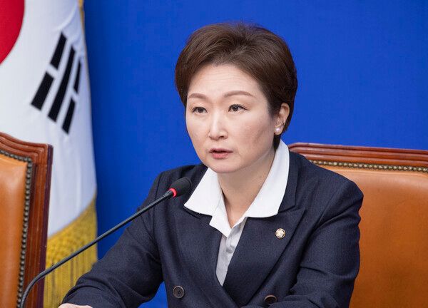 더불어민주당&nbsp;이언주&nbsp;최고위원이 16일 국회에서 열린 최고위원회의에서 발언하고 있다. [사진=연합뉴스]