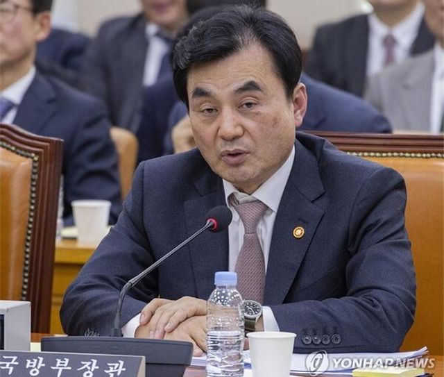 안규백 국방부 장관이 트럼프 대통령의 '호르무즈 해협 호위 군함 파병 요구'와 관련 17일 국회 국방위에서 답변하고 있다. [사진=연합뉴스]