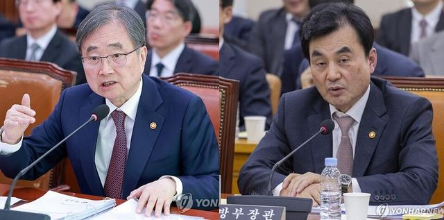 17일 국회 외교통일위원회에서 답변하는 조현 외교부 장관(왽쪽), 국회 국방위원회에서 답변하는 안규백 국방부 장관(오른쪽) [사진=연합뉴스]