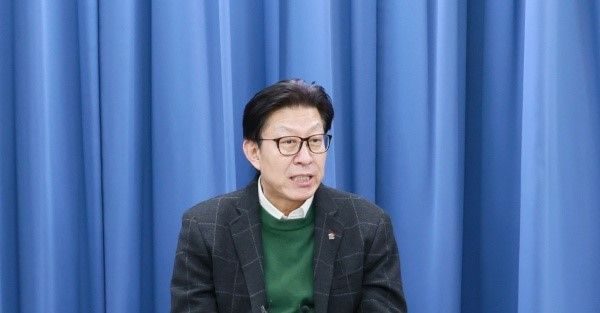 박형준 부산시장이 16일 오후 시청 기자실에서 국민의힘 공천에 대한 입장을 밝히고 있다.사진=부산시.