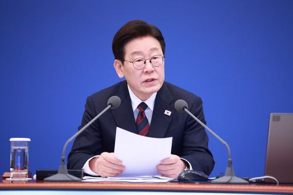 이재명&nbsp;대통령이 19일 청와대에서 열린 수석보좌관회의에서 발언하고 있다. [사진=연합뉴스]&nbsp;