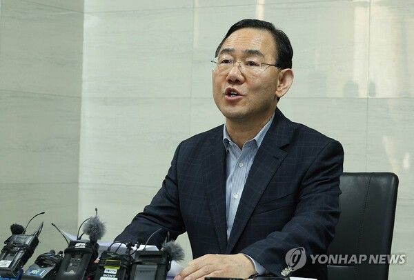 대구시장 선거에 출마하는&nbsp;주호영&nbsp;국회부의장이 20일 국민의힘 대구시당에서 긴급 기자회견을 하고 공천 관련 입장을 밝히고 있다. [사진=연합뉴스]