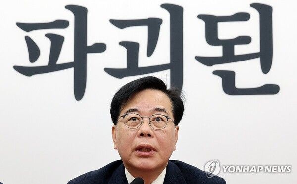 국민의힘&nbsp;송언석&nbsp;원내대표가 23일 국회에서 열린 최고위원회의에서 발언하고 있다. [사진=연합뉴스]