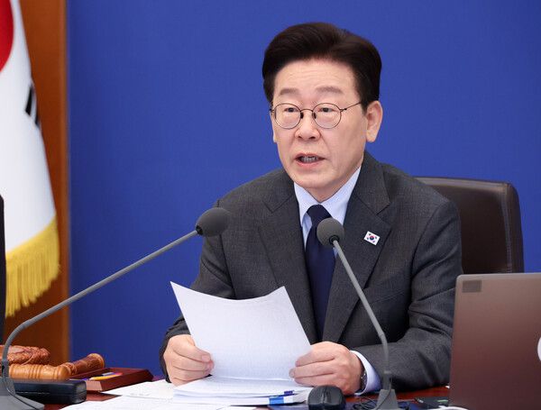이재명&nbsp;대통령이 24일 청와대에서 열린 국무회의에서 발언하고 있다. [사진=연합뉴스]