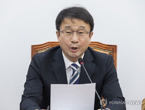 더불어민주당 한병도 원내대표가 24일 국회에서 열린 원내대책회의에서 발언하고 있다. 2026.3.24 [사진=연합뉴스]