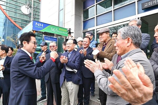 일요일을 맞아 교회를 방문한&nbsp;이철우 경상북도지사 예비후보 / 사진=이철우 경상북도지사 예비후보 선거사무소