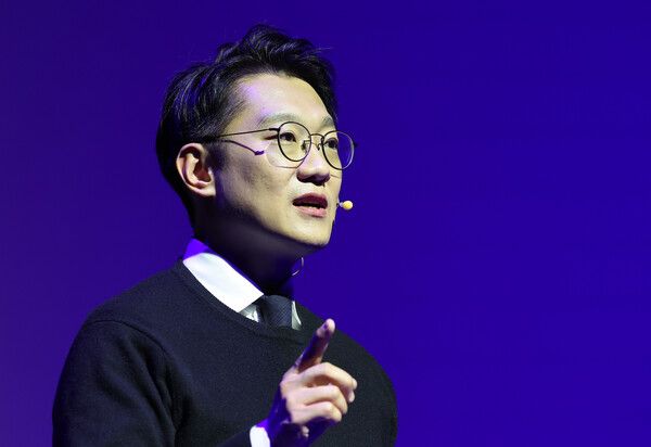 김남준&nbsp;전 청와대 대변인이 2일 인천 계양구 경인교육대학교에서 열린 '쉬운 정치,&nbsp;김남준' 북콘서트에서 발언하고 있다. [사진=연합뉴스]