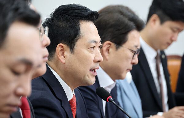 &nbsp;국민의힘&nbsp;장동혁&nbsp;대표가 30일 국회에서 열린 최고위원회의에서 모두발언하고 있다. [사진=연합뉴스]