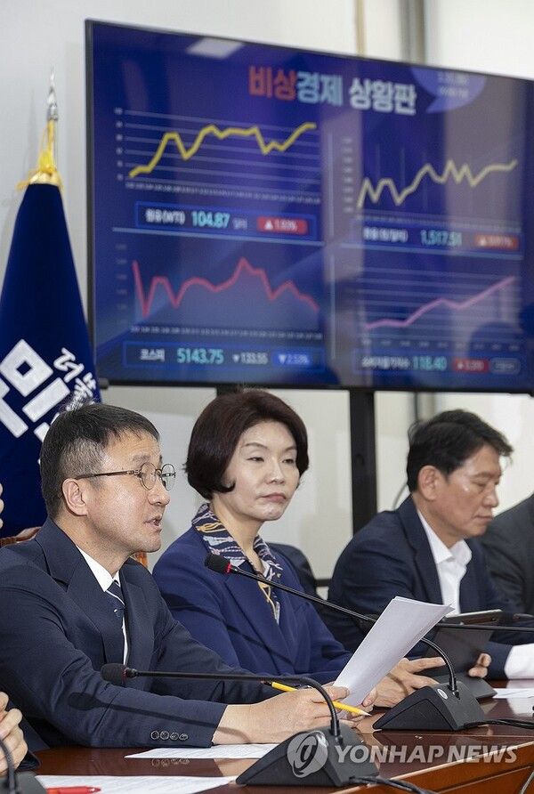 더불어민주당 한병도 원내대표가 31일 국회에서 열린 원내대책회의에서 추경 신속 통과 관련 발언하고 있다. 2026.3.31 [사진=연합뉴스]