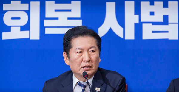 더불어민주당&nbsp;정청래&nbsp;대표가 4일 국회에서 열린 최고위원회의에서 발언하고 있다. [사진=연합뉴스]