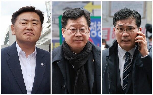 더불어민주당&nbsp;김이수&nbsp;공천관리위원장이 8일 서울 여의도 중앙당사에서 6·3 지방선거 전북 지역 경선 공천 심사 결과를 발표했다. 사진 왼쪽부터 김관영 전북지사, 안호영 의원, 이원택 의원. [사진=연합뉴스]