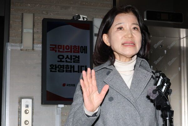 &nbsp;국민의힘 공천관리위원회 결정에 따라 대구시장 경선에서 컷오프된&nbsp;이진숙&nbsp;전 방송통신위원장이 24일 서울 영등포구 여의도 국민의힘 중앙당사에서 경선 결과에 대한 입장을 밝히고 있다. [사진=연합뉴스]