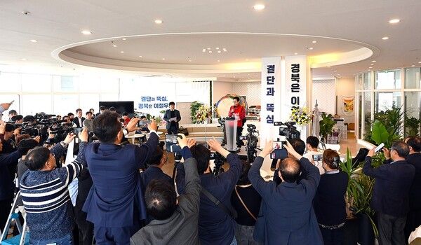 기자 회견 중인 이철우&nbsp;이철우&nbsp;국민의힘 경북도지사 후보 / 사진=이철우&nbsp;국민의힘 경북도지사 후보 캠프