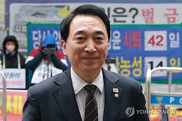 6·3 지방선거 충남도지사에 도전하는 더불어민주당 수석대변인 박수현 의원이 24일 서울 영등포구 여의도 더불어민주당 중앙당사에서 열린 광역단체장 후보 면접에 참석하고 있다. 2026.2.24 [사진=연합뉴스]