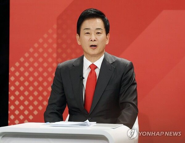 30일 오후 대구 TBC에서 열린 국민의힘&nbsp;대구시장&nbsp;후보 1차 비전 토론회에서 유영하 후보가 발언하고 있다. 2026.3.30 [사진=연합뉴스]