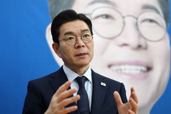 더불어민주당 서울시장 예비후보인&nbsp;정원오&nbsp;전 성동구청장이 27일 서울 중구 예비후보 사무실에서 연합뉴스와 인터뷰를 하고 있다. [사진=연합뉴스]