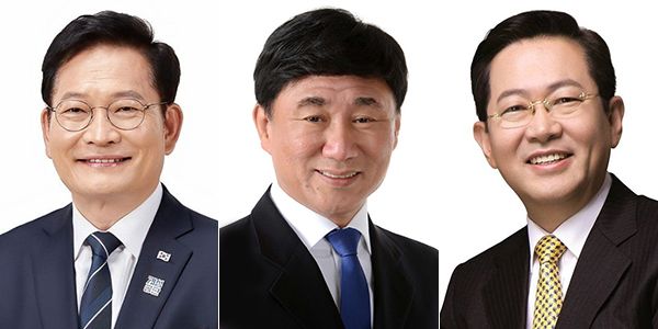 오는 6월3일 치러질 것으로 예상되는 인천 연수구갑 보궐선거에서 더불어민주당 후보군이 강세를 보이며 본선보다 치열한 당내 경선을 예고하고 있다. 20일 발표된 한길리서치 여론조사에 따르면, 민주당 후보 적합도에서 송영길 전 민주당 대표가 34.3%로 앞서는 가운데 박남춘 전 인천시장(12.3%)과 고남석 전 연수구청장(11.6%)이 0.7%p 차이의 초박빙 승부를 벌이고 있다. 사진은 왼쪽부터 송 전 대표, 고 전 구청장(현 민주당 인천시당위원장), 박남춘 전 시장