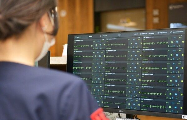 메모큐 심전도 모니터링.[사진=유한양행]